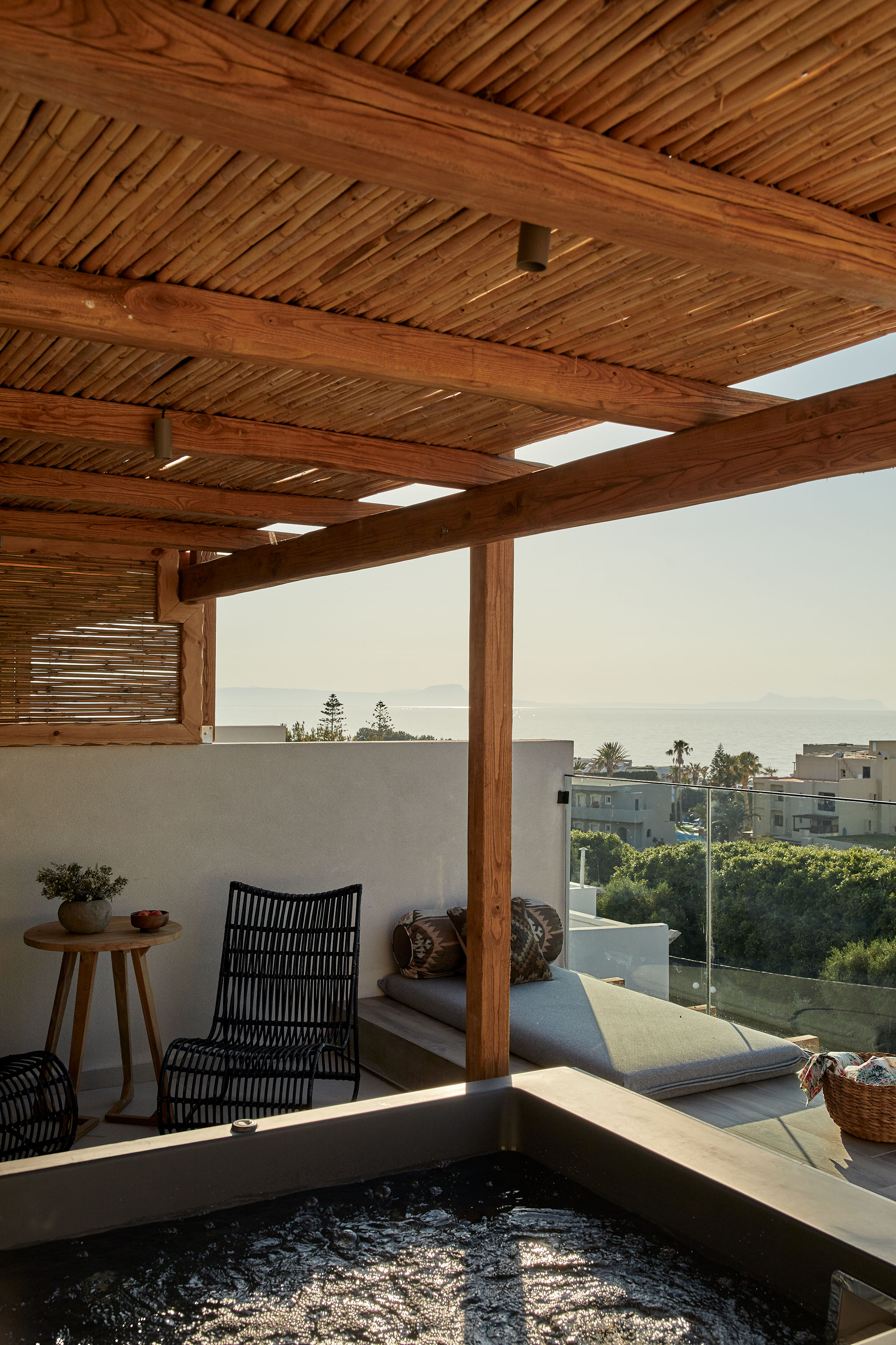 Superior Jacuzzi Syntopia19 0274